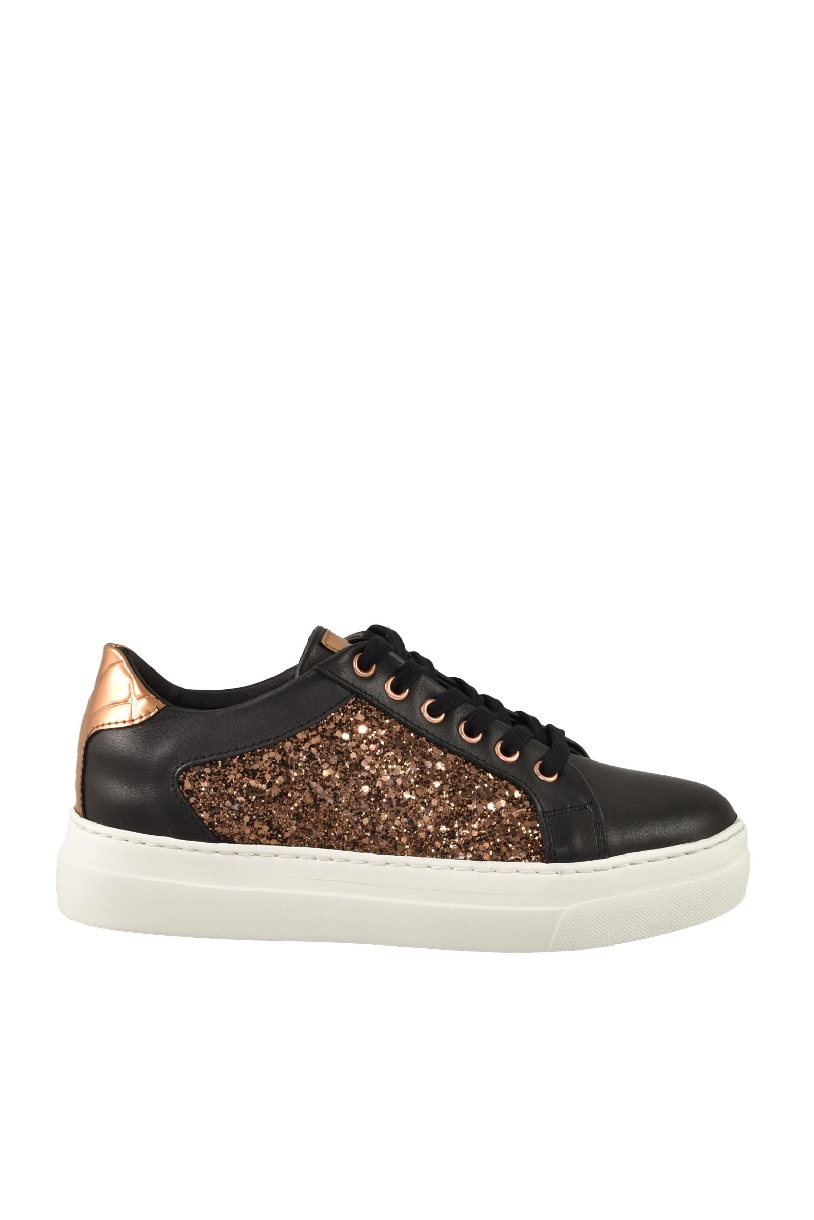 TWELVE STYLE DIVISION - SHOES