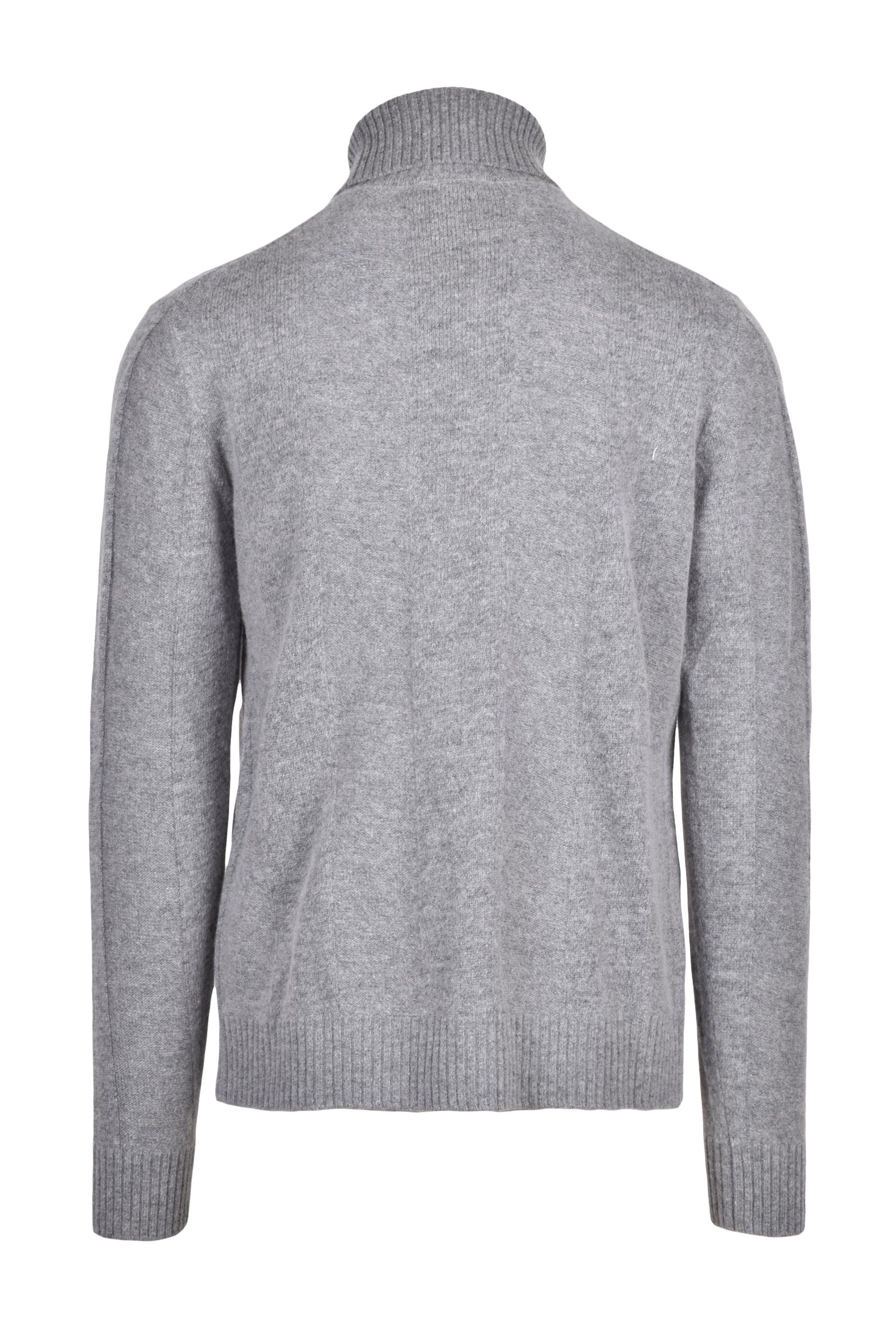 OUT/FIT - KNITWEAR AND SWEATSHIRTS