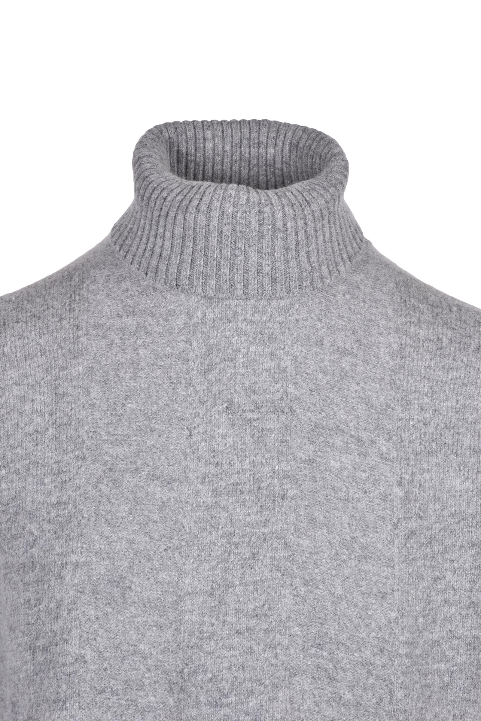 OUT/FIT - KNITWEAR AND SWEATSHIRTS