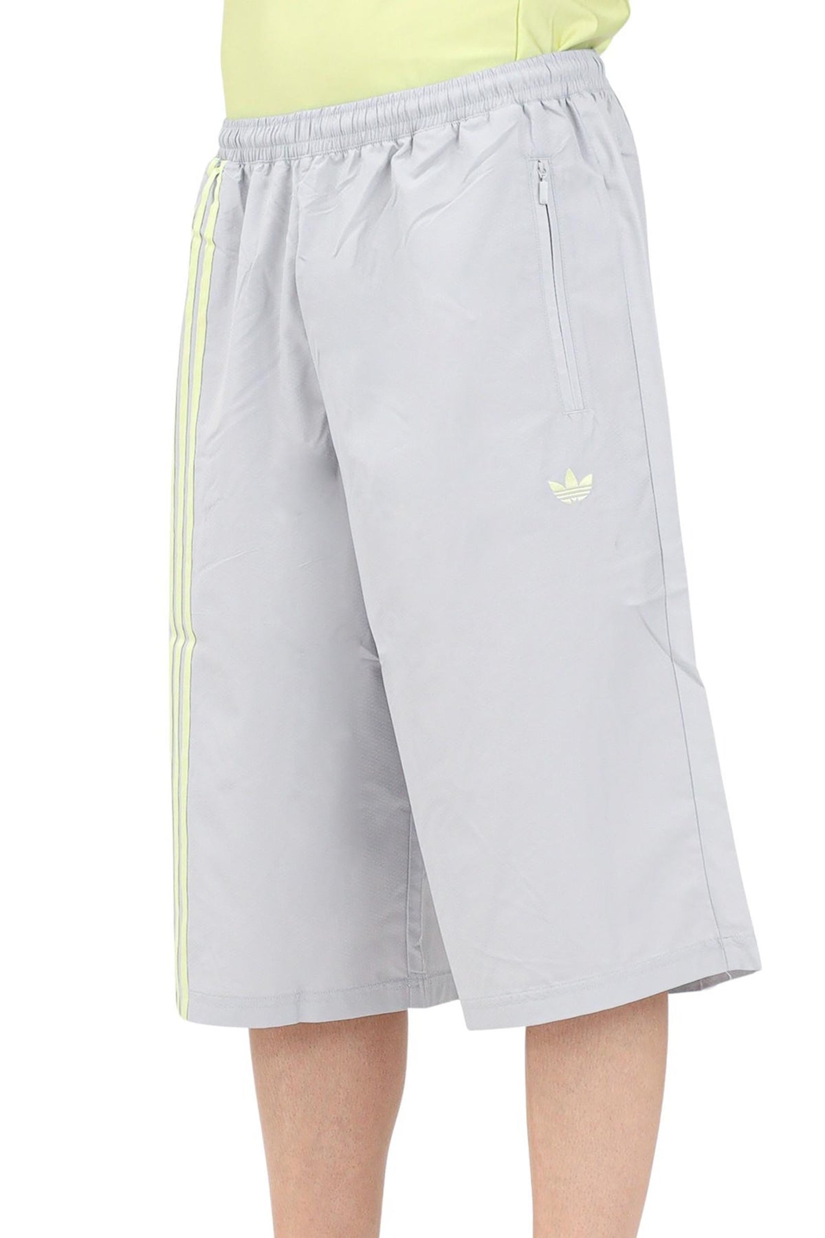 ADIDAS - SHORTS