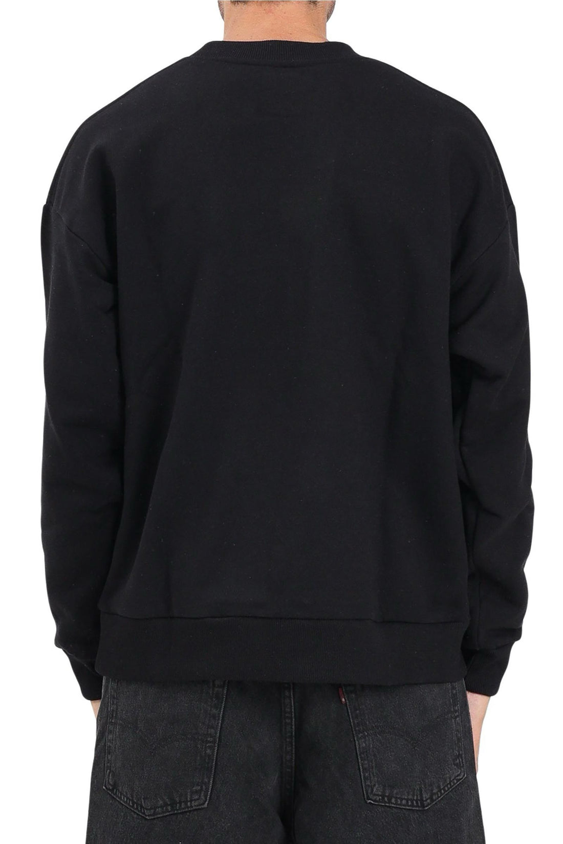 MARKET - KNITWEAR AND SWEATSHIRTS