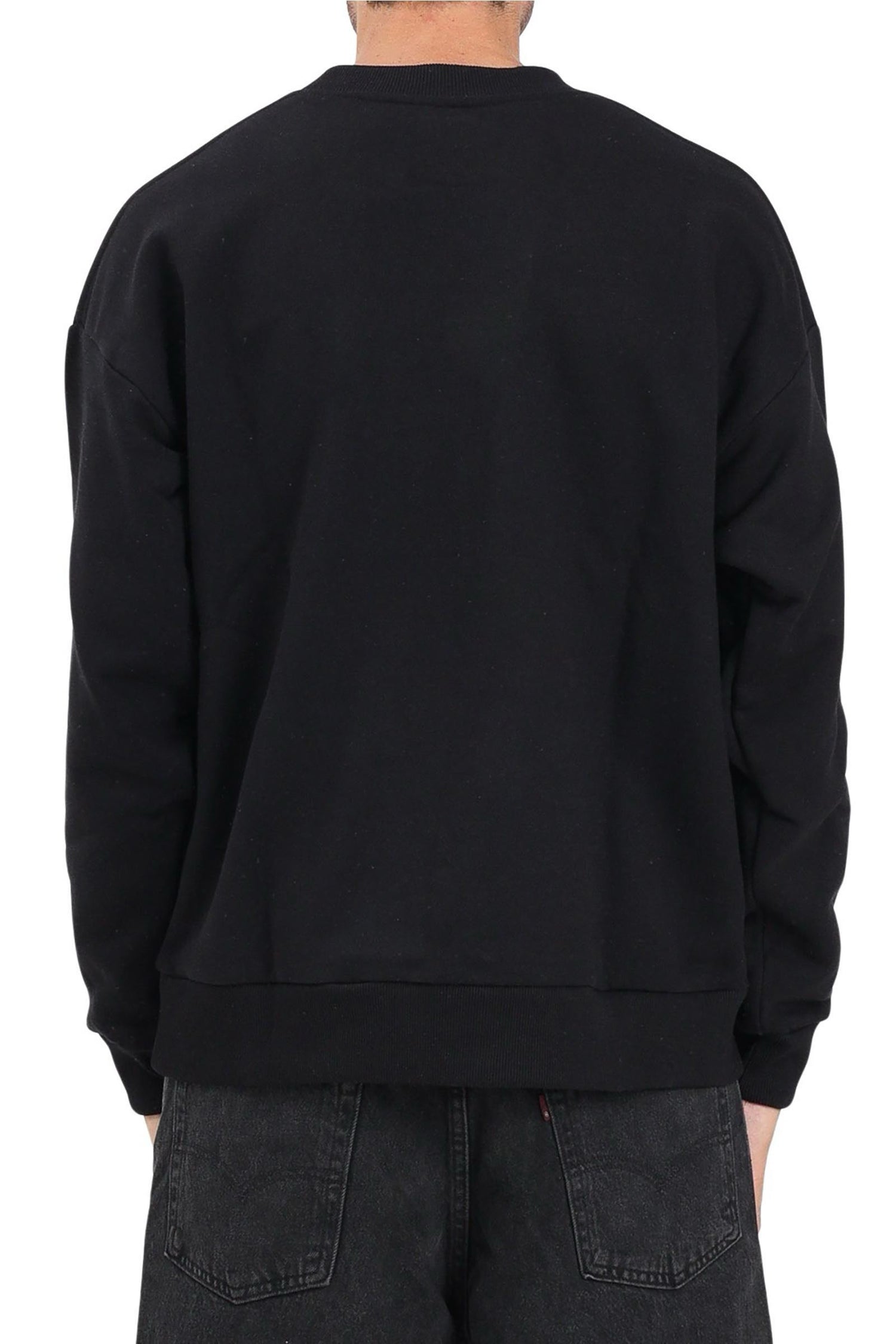 MARKET - KNITWEAR AND SWEATSHIRTS