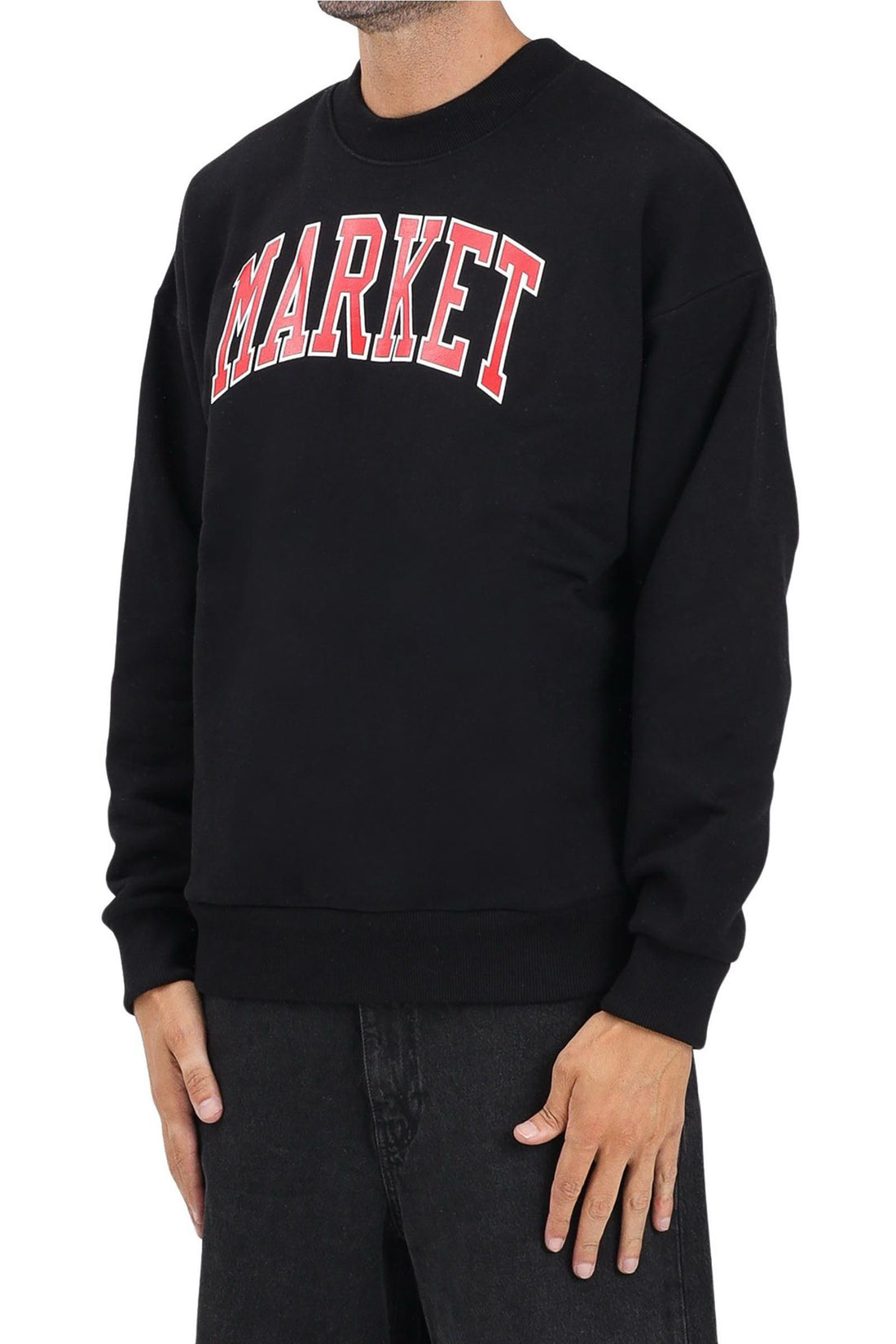MARKET - KNITWEAR AND SWEATSHIRTS