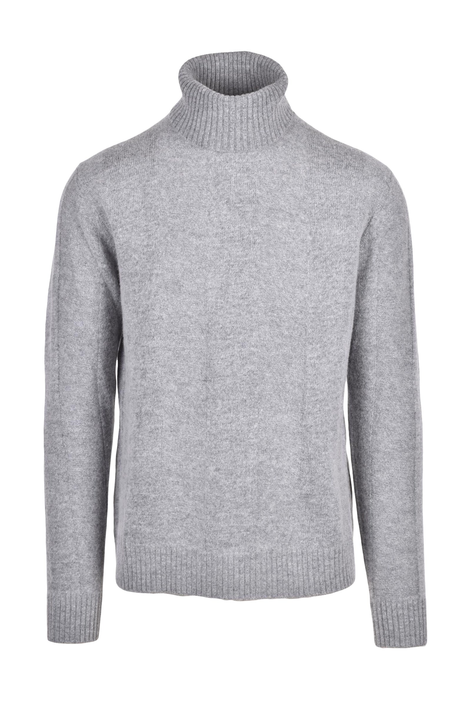 OUT/FIT - KNITWEAR AND SWEATSHIRTS